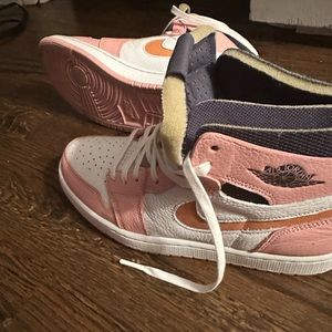 Nike Air Jordan Retro 1 ALMOST NEW